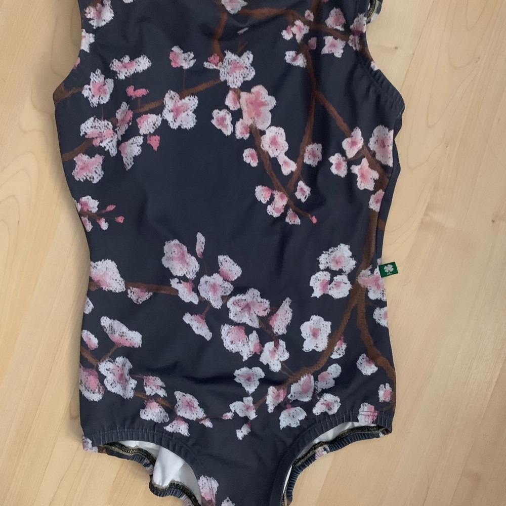 Luckyleo Dancwear Allure Leotard Size M